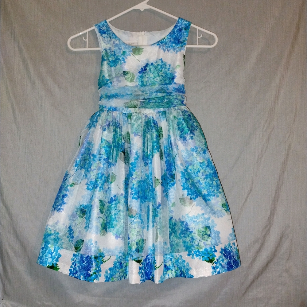 Size 6 Bonnie Jean Blue and White Floral Dress